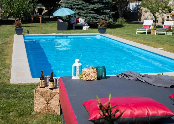 Luxury Singular Villa Rosa